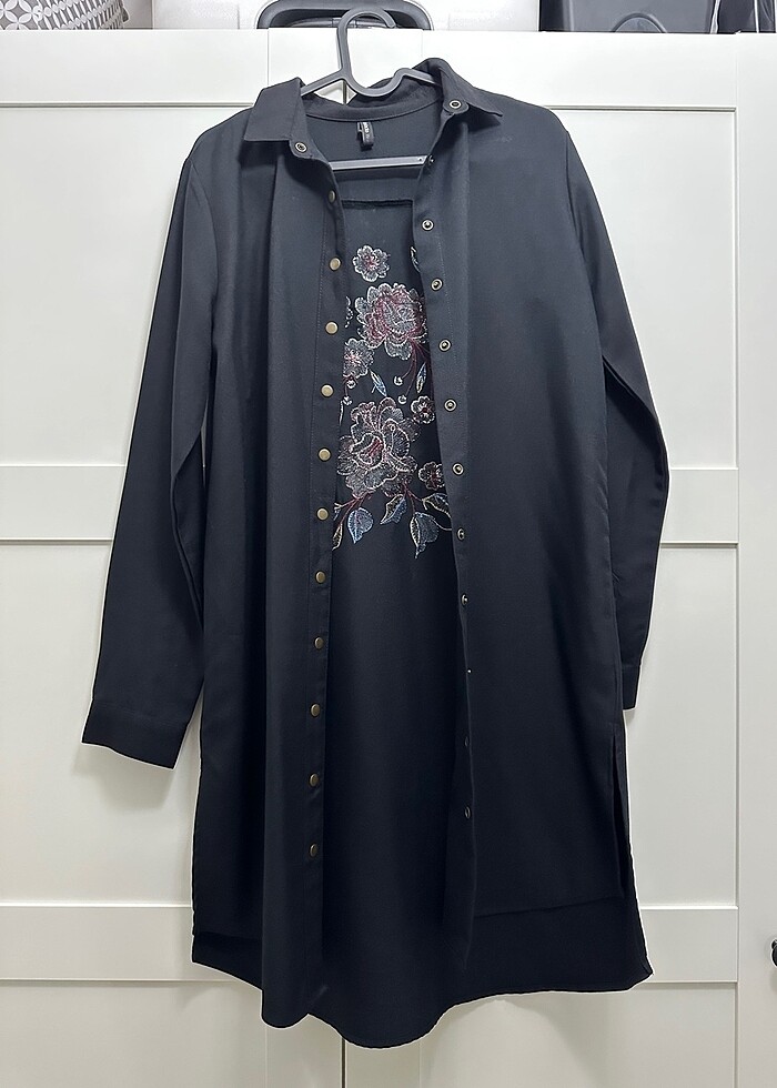 LCW nakışlı siyah gömlek - Görsel 1