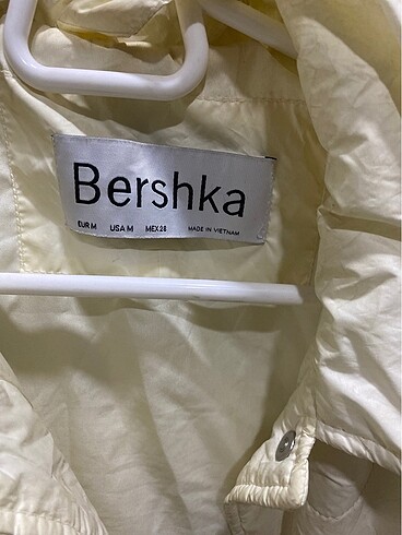 Bershka Baharlık ince mont