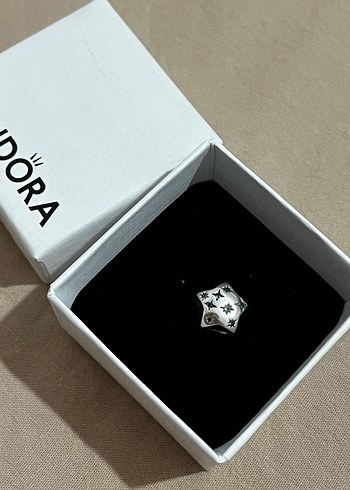 Pandora Pandora Gri Payetli Yıldız Charm