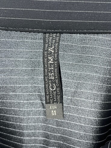 m Beden siyah Renk Chanel Gömlek %70 İndirimli.