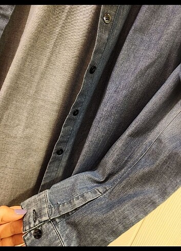 44 Beden mavi Renk Orjinal Armani Jeans gömlek 