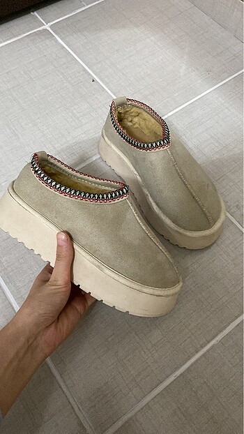 Ugg bej renk