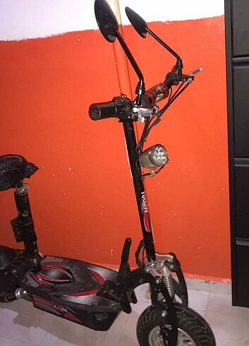 Elektrikli scooter 
