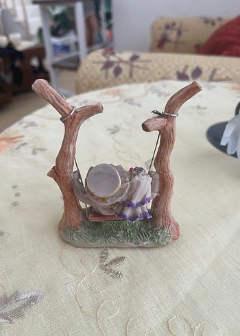 Beden Pastel Tonlarda Sallanan Çocuk Figürlü Biblo