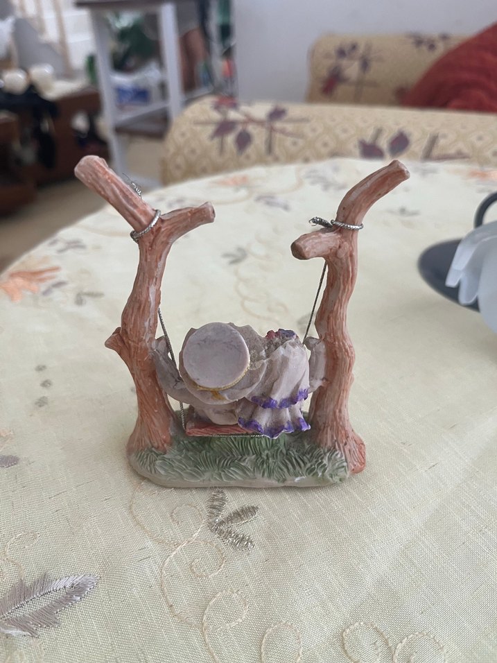 Pastel Tonlarda Sallanan Çocuk Figürlü Biblo - Görsel 2