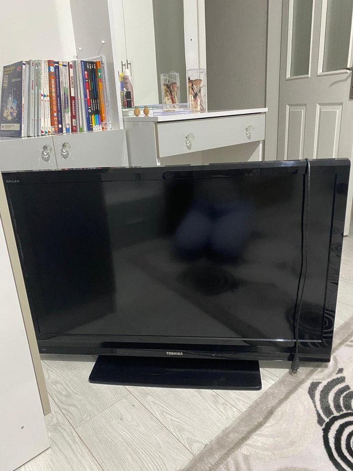 Siyah Toshiba Televiyzon - Görsel 2