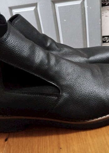 Siyah erkek bot - Görsel 2