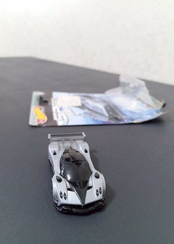  Gri-Beyaz Oyuncak Araba hot wheels pagani