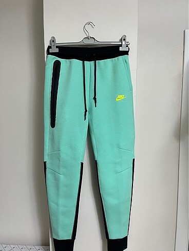 nike tech fleece