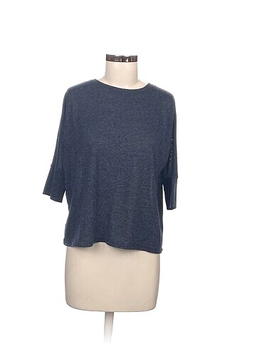 Mango T-shirt %70 İndirimli.
