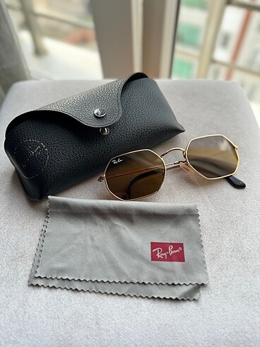 Ray-Ban