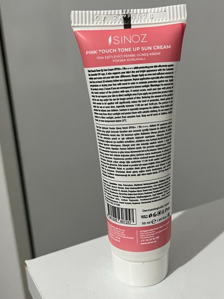 Sinoz Pembe Dokunuş Tonlandırıcı Güneş Kremi SPF 50 - Görsel 2