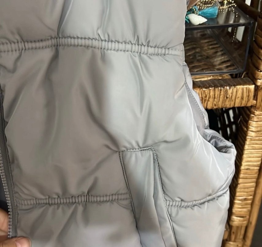 H&M marka gri crop şişme yelek - Görsel 3