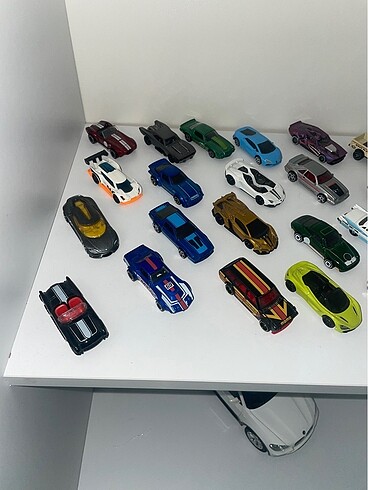  Beden Hot Wheels Araba Fiyat temsilidir sorup öğrenebilirsiniz