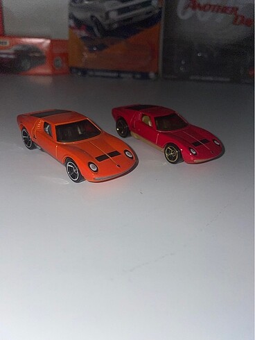 Hot Wheels Lamborghini Miura 2 li lot
