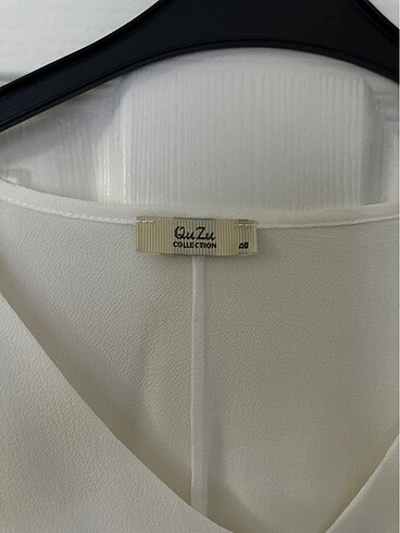 40 Beden kol detaylı crop bluz