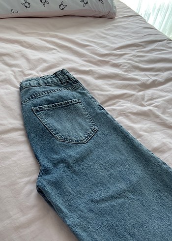 27 Beden mavi Renk Yırtık Detaylı Loose Fit Kadın Kot Pantolon
