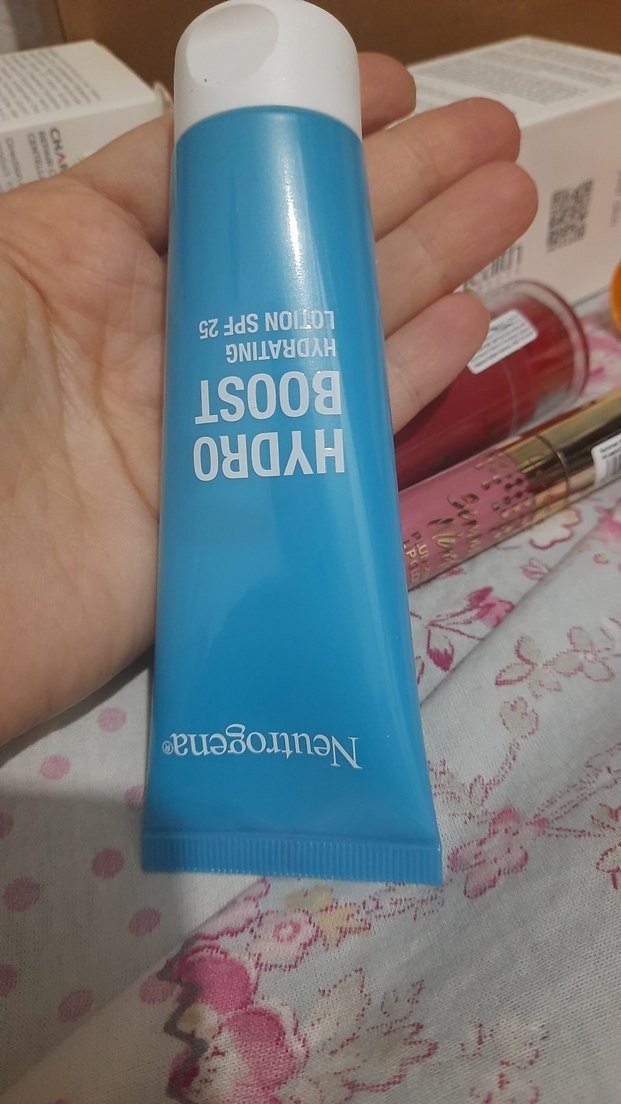 Hafif Formüllü Nemlendirici BB Krem SPF25 - Görsel 3