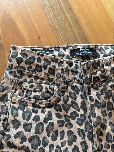 34 Beden kahverengi Renk Bershka pantolon kot