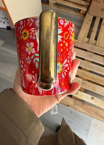 Karaca M harfi Altın Saplı Kırmızı Çiçek Desenli Kupa - Görsel 7