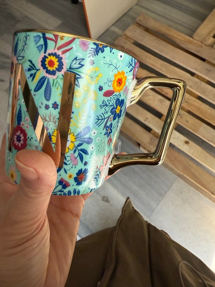 Karaca N harfi Renkli Çiçek Desenli Turkuaz Kupa - Görsel 3