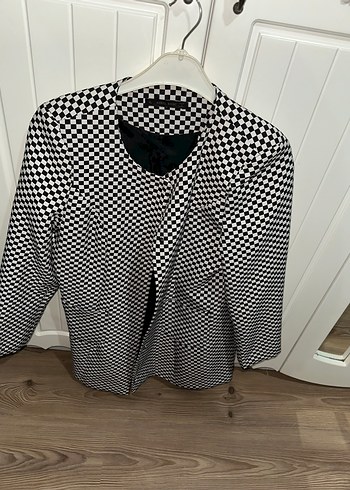 Zara Siklik Ve Rahatlik Siyah Beyaz Kareli Kisa Ceket