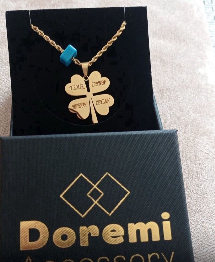 Altın Renkli Dörtlü Yonca Kolye - Görsel 2