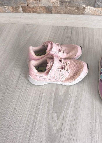 Kız Çocukları İçin Pembe Cırt Cırtlı Spor Ayakkabı - Görsel 4