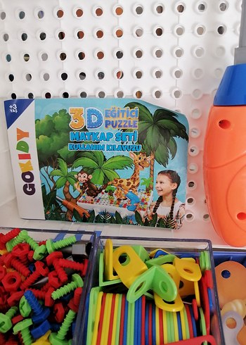 Diğer Renkli Eğitici Vidalama Oyuncağı