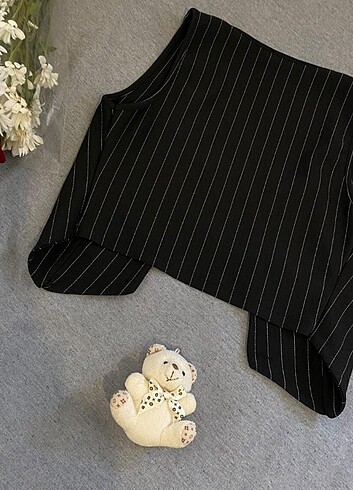 Trendyol & Milla Kalp yaka crop yelek