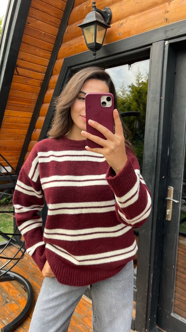 Çizgi detaylı yumuşacık Oversize kazak - Görsel 2