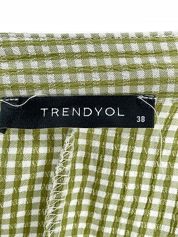 38 Beden çeşitli Renk Trendyol & Milla Gömlek %70 İndirimli.