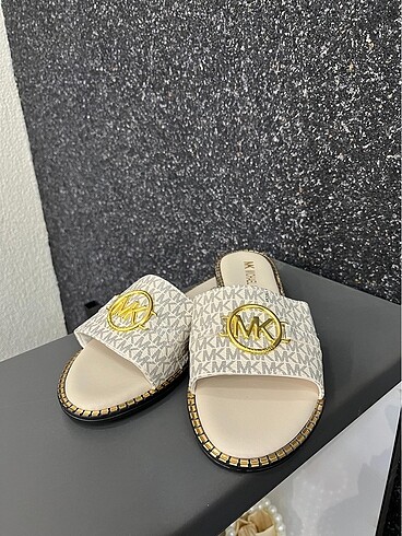 Michael Kors Mk terlik modelimiz