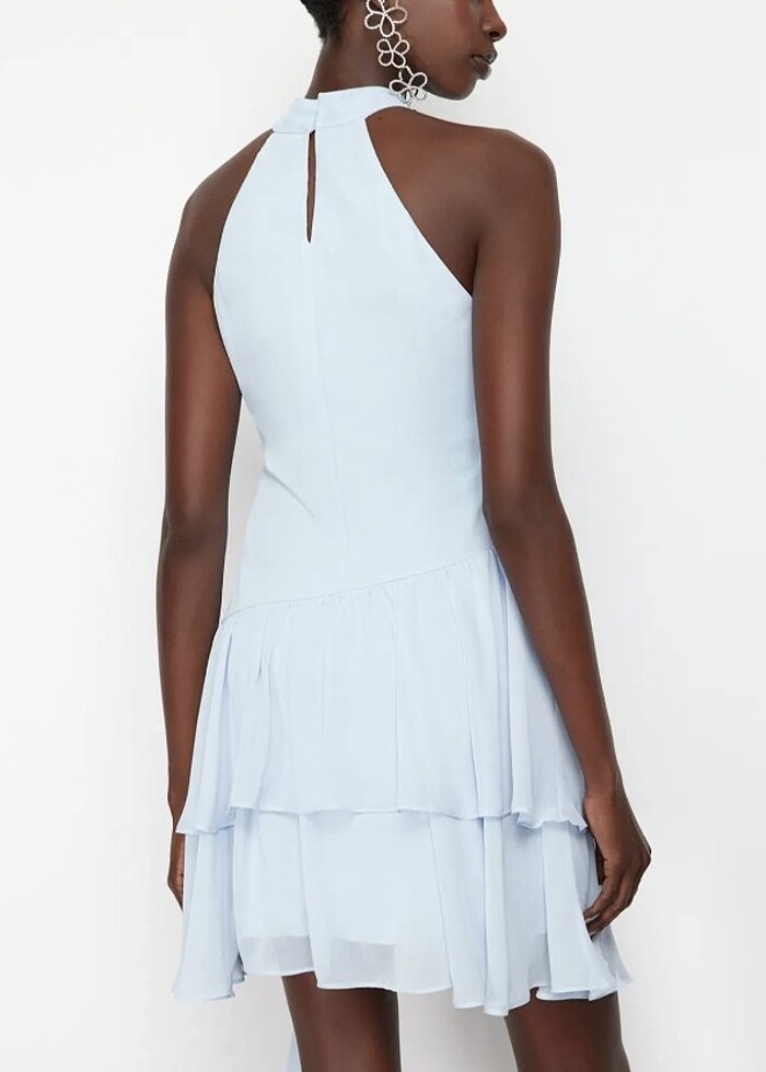 Açık mavi fırfırlı kısa şık elbise - Görsel 4