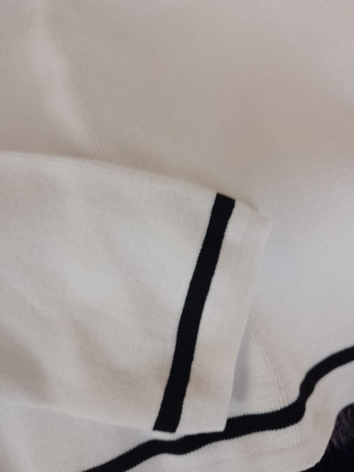 Bisiklet Yaka Beyaz Triko - Görsel 3