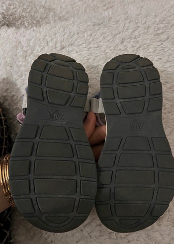 zara hello kitty kuromi sandalet - Görsel 13