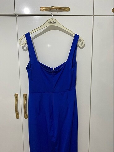 38 Beden TRENDYOLMILLA ZEYNEP TOSUN LACİVERT ELBİSE