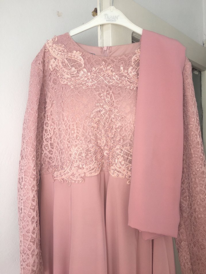 Dantel Detaylı Pembe Uzun Kadın Abiye Elbise - Görsel 3