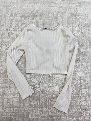 Bershka Dekolteli gümüş detaylı bluz