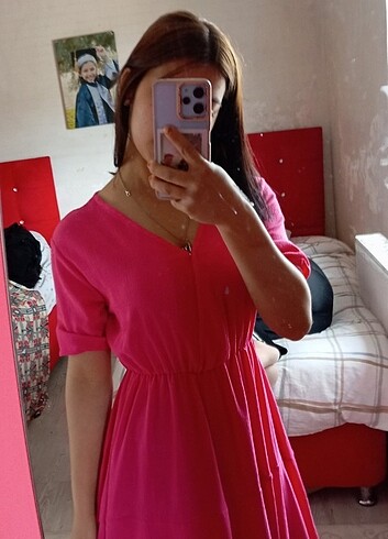 Pembe elbise