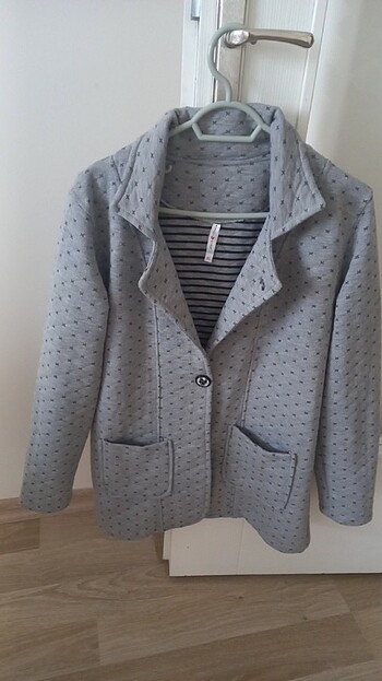 Mevsimlik blazer tipi kadin ceket 