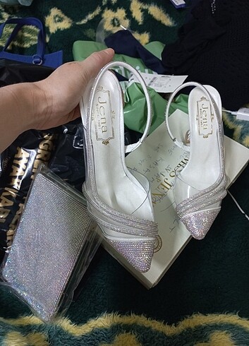 Diğer Taşlı stiletto