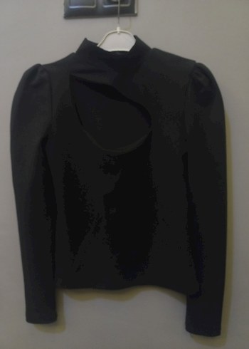 Kadın Siyah Mini Yüksek Yaka pencere detaylı Bluz - Görsel 2