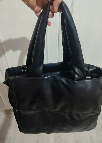 Stradivarius Siyah Deri Fermuarlı Kadın Çantası