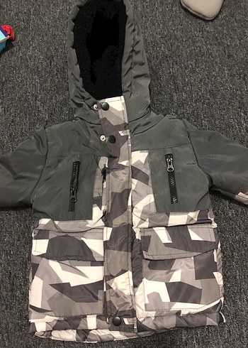 Gri Kamuflaj Desenli Kürklü Erkek Çocuk Mont - Görsel 5