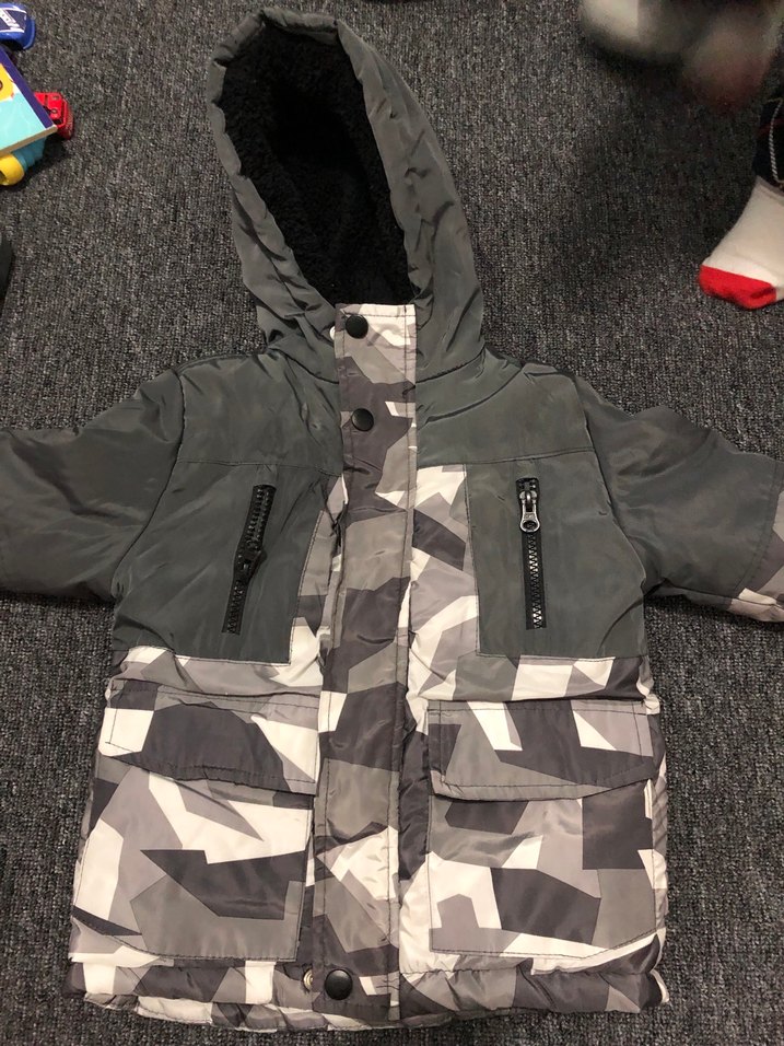 Gri Kamuflaj Desenli Kürklü Erkek Çocuk Mont - Görsel 2