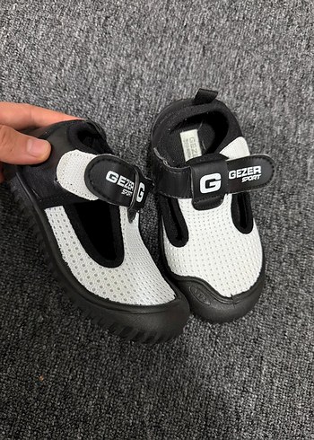 GEZER Erkek Çocuk Gri Zebra Desenli Cırt Cırtlı Terlik - Görsel 2