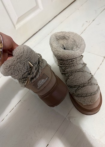 Bej Yünlü Kürklü Kadın Botları - Görsel 3