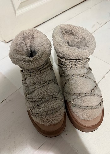Bej Yünlü Kürklü Kadın Botları - Görsel 5