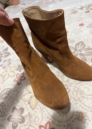 Kahverengi Süet Kadın Topuklu Bot - Görsel 2